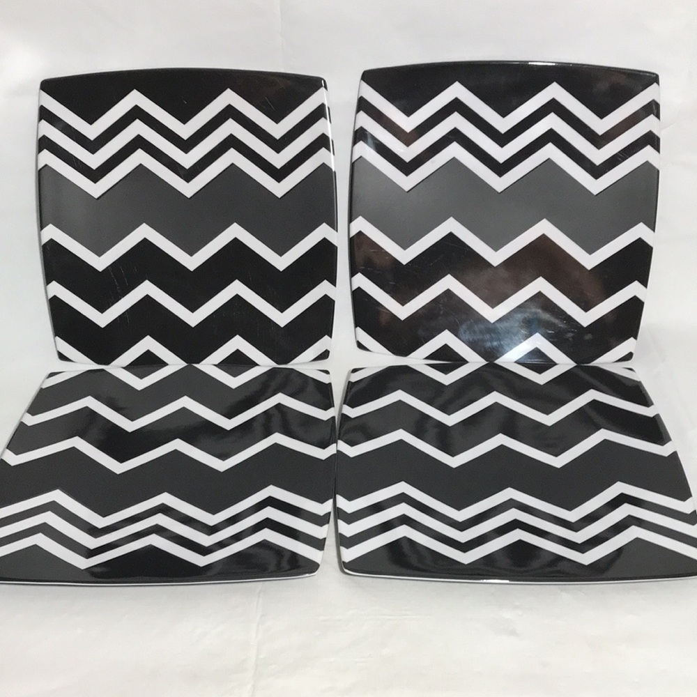 Missoni for Target Dinner Plate Set Zig Zag Print Set of 4 Plates Never Used
